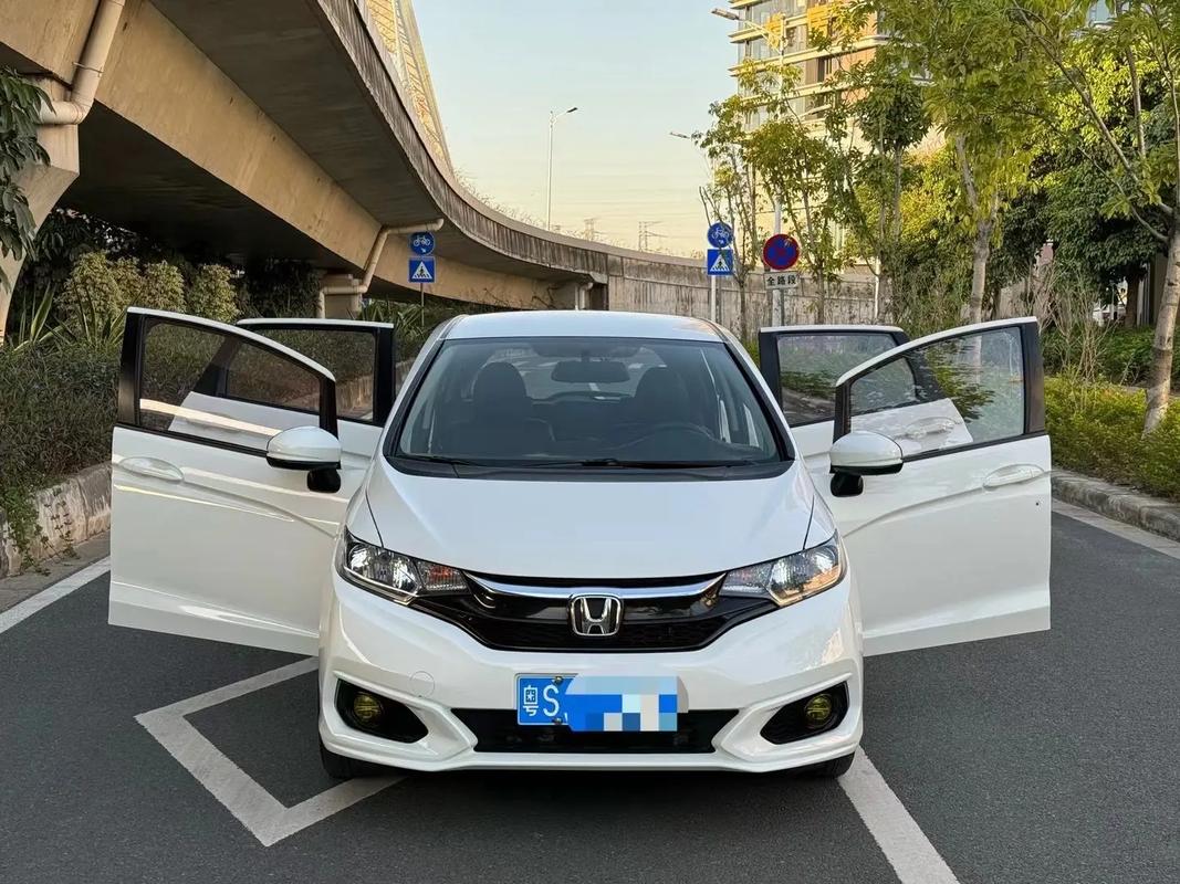 极品飞度改装案例 轮毂是点睛之笔，附飞度咨询服务指南